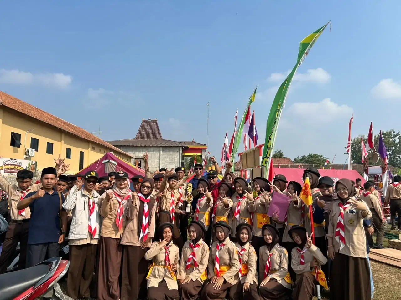 Juara 3, Regu Tergiat Putri Tingkat II Kwartir Ranting Pramuka gembong